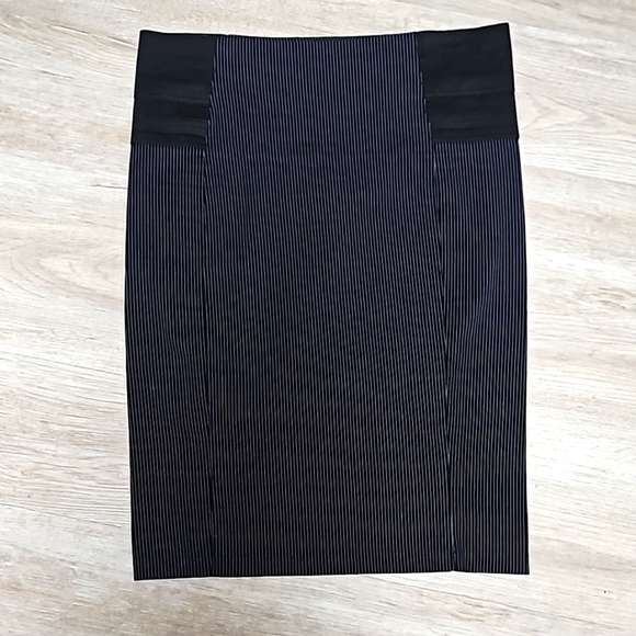 ✨️Pretty Slip On Striped Pencil Skirt with Wide Elastic on Sides of the Waist - Picture 1 of 16